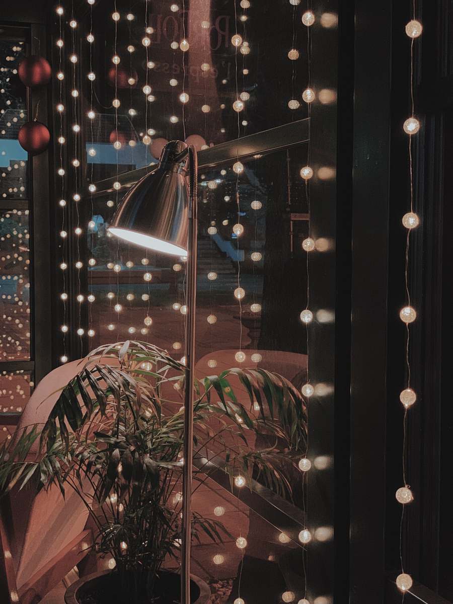 window display silver lamp gevgelija